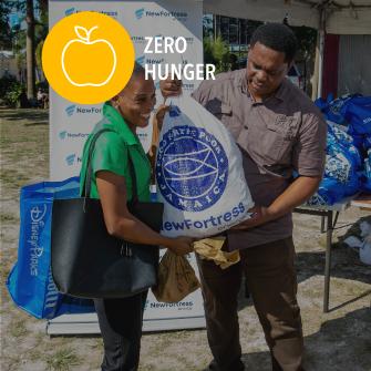 people receiving food donations