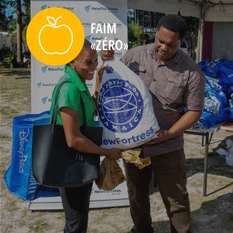 people receiving food donations