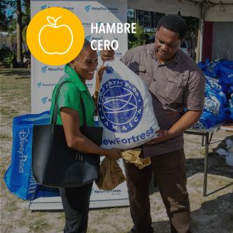 people receiving food donations